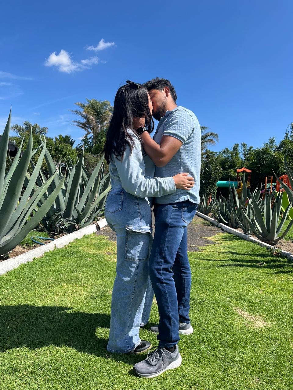 Emmanuel y Vania juntos